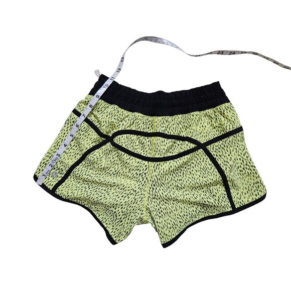 Lululemon womens Tracker Short III *4-way Stretch Yellow Black shorts size 4 - Picture 11 of 13